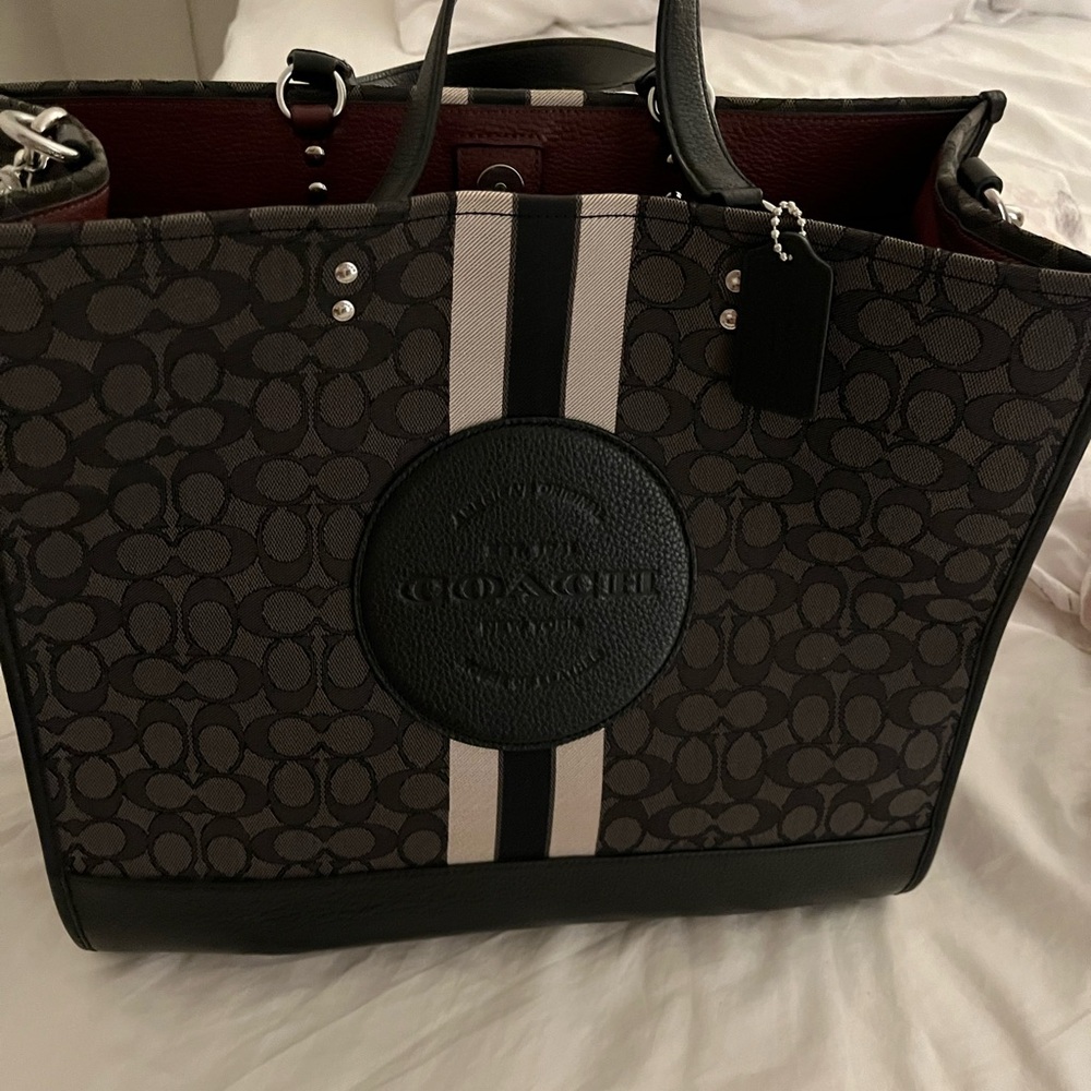 Coach large bag / tote black exterior. Smoke free home